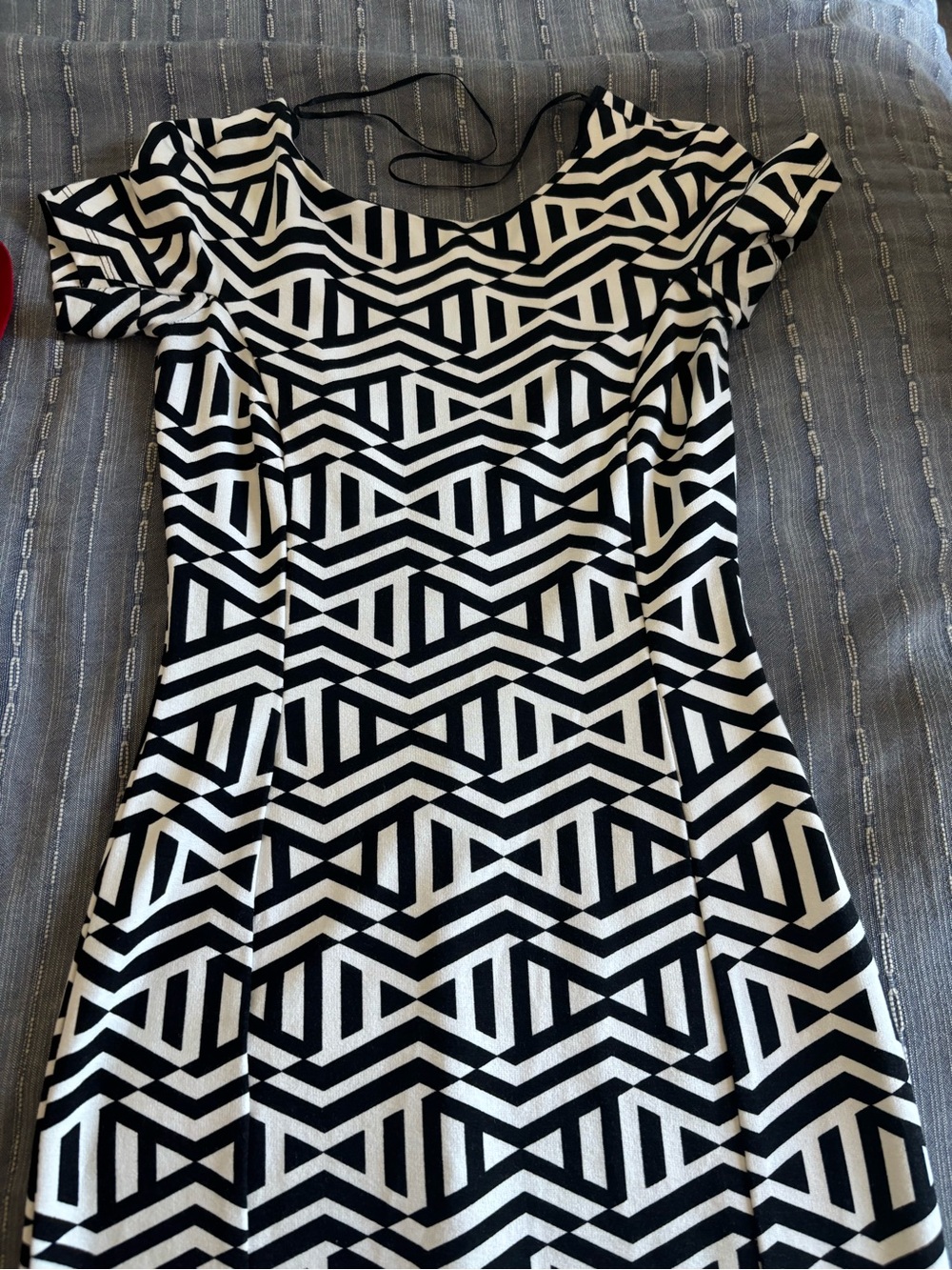 Black & White Geometric Short Sleeve Dress